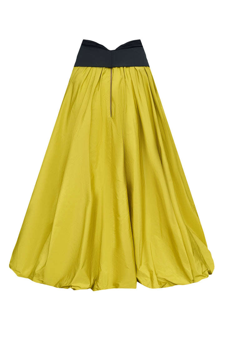 Voluminous taffeta skirt with a bow belt