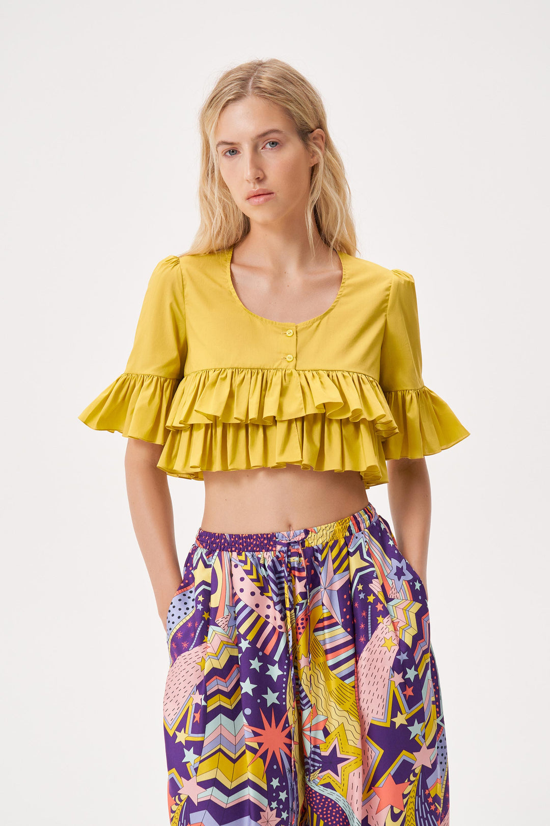 Ruffled short-sleeve crop top made of Liberty cotton