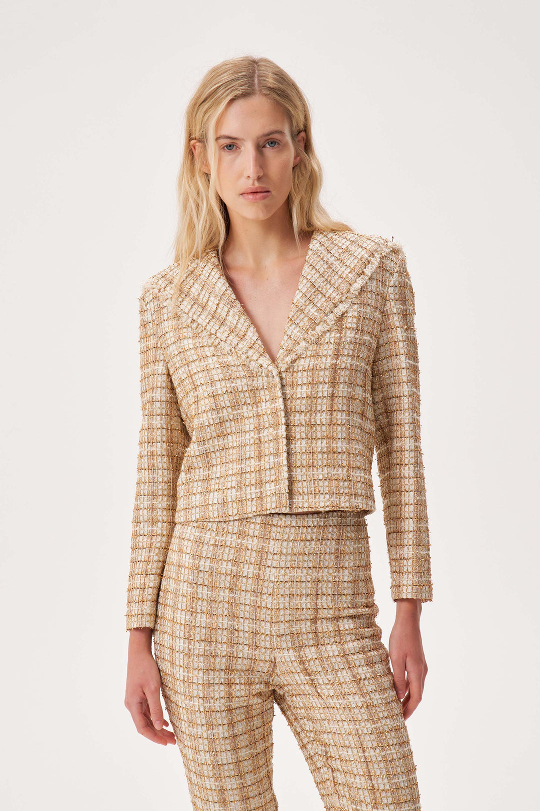 Cropped tweed blazer
