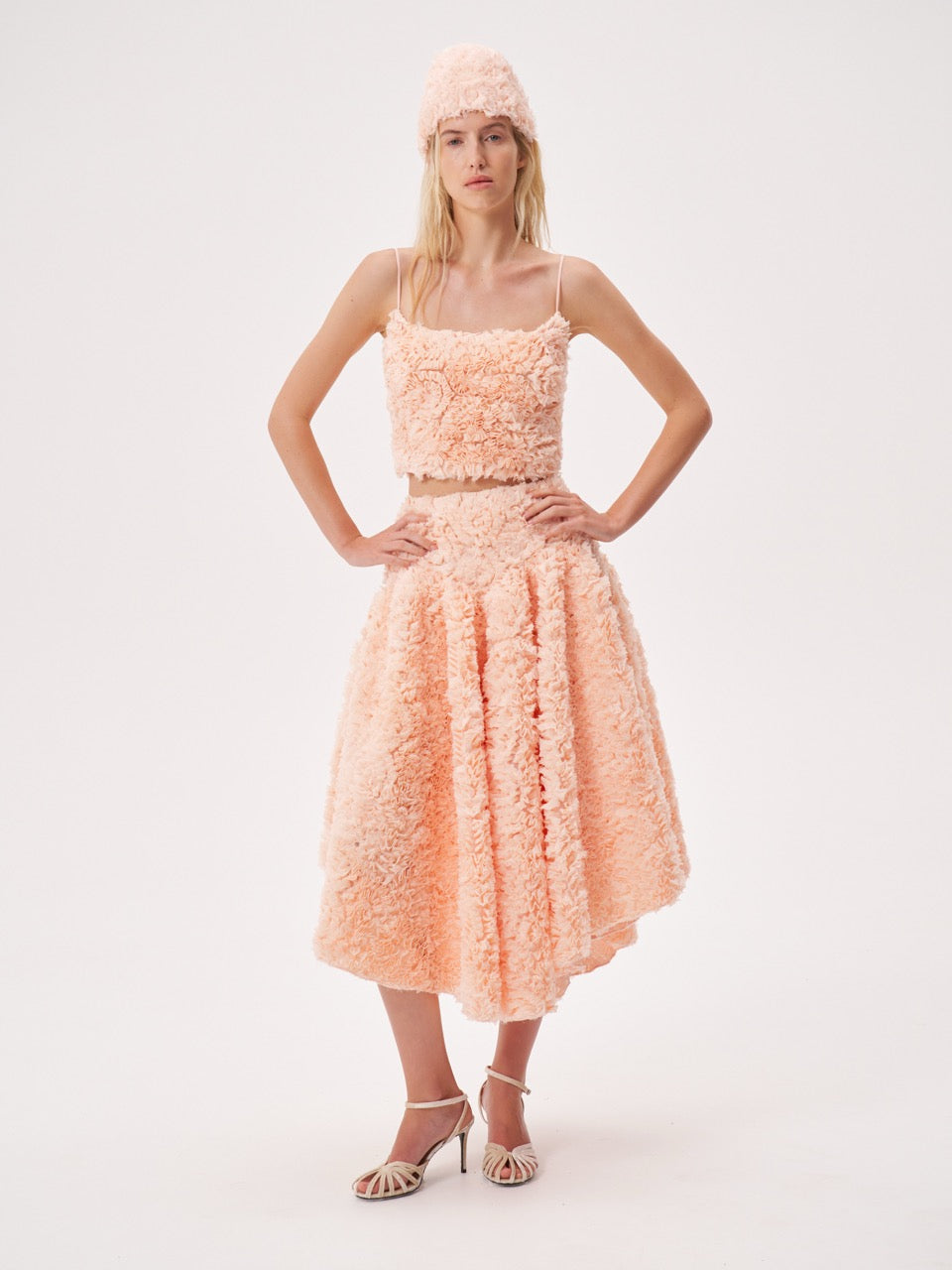 Voluminous textured crop top with straps