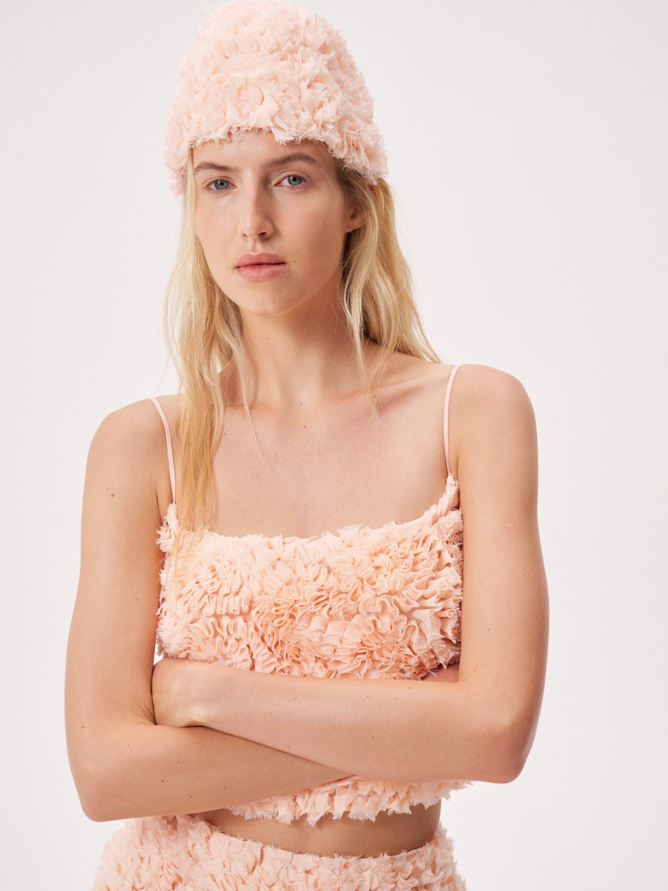 Voluminous textured headpiece