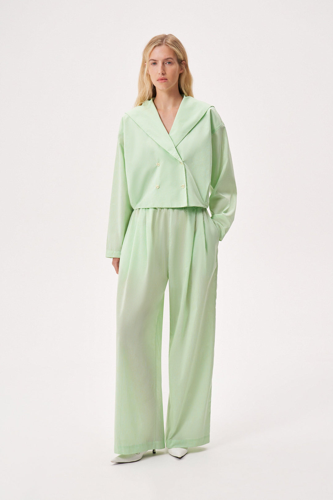 Double-breasted cropped cotton shirt