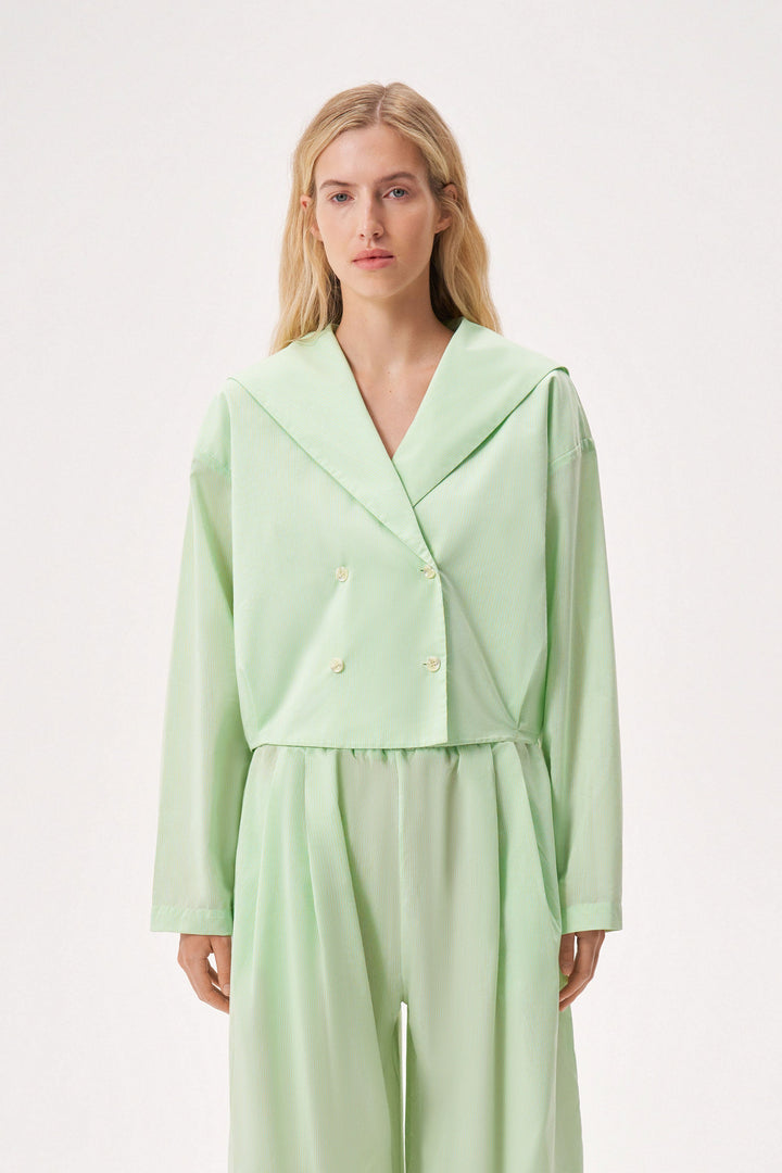 Double-breasted cropped cotton shirt