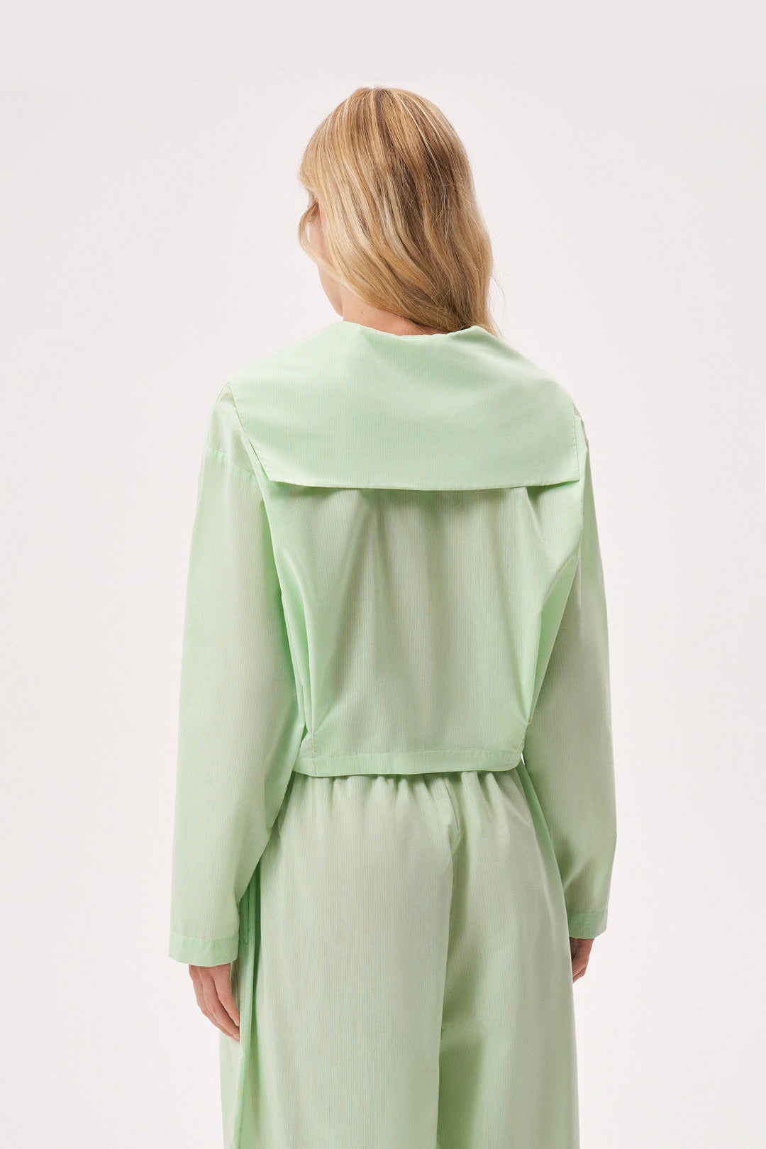 Double-breasted cropped cotton shirt