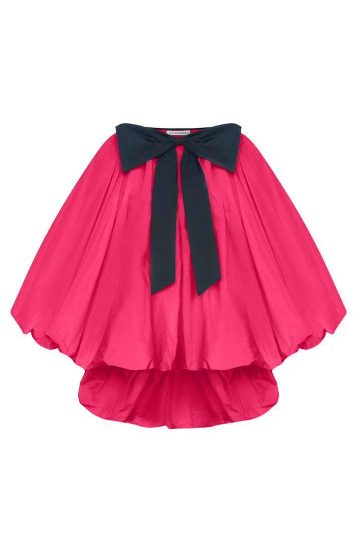 Voluminous taffeta top with a bow