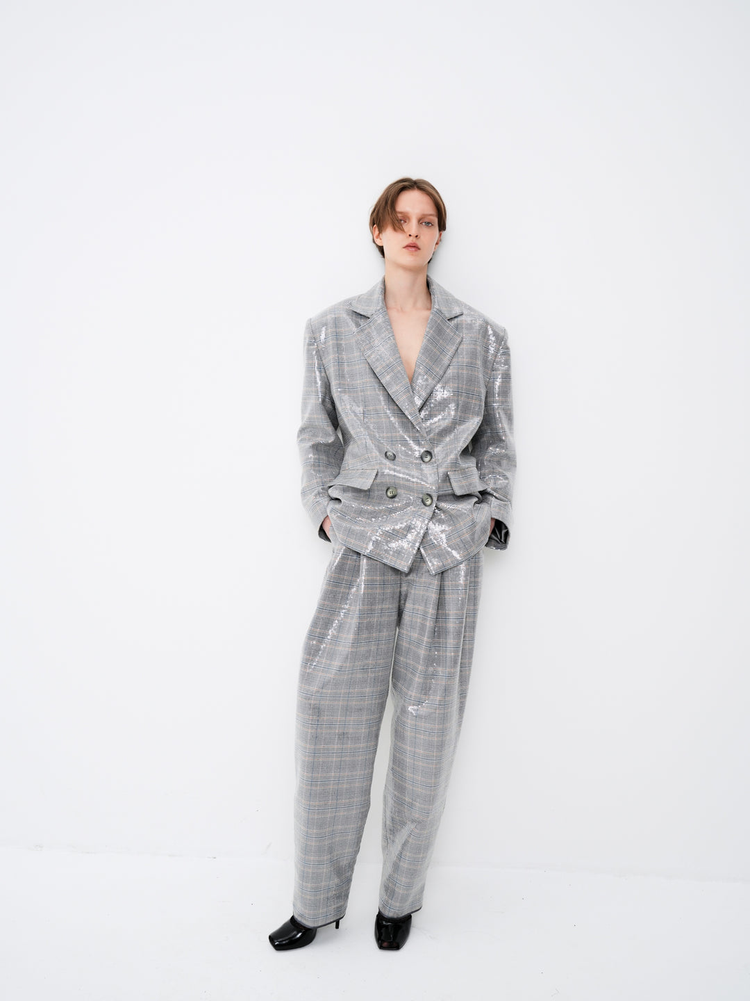 Suiting-fabric trousers embellished with transparent sequins