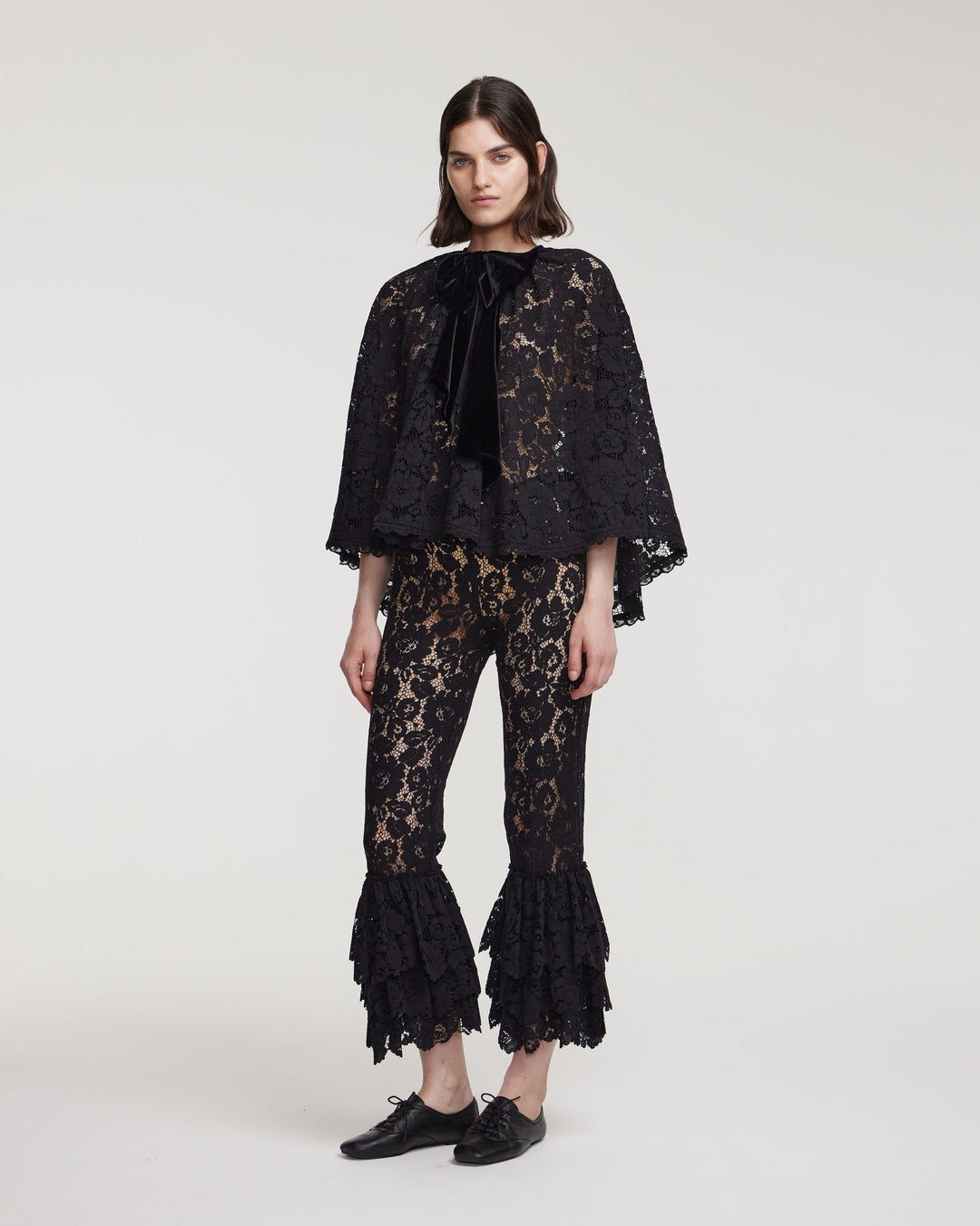 Cord lace trousers with ruffles