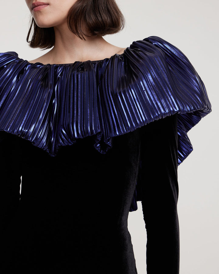 Velvet longsleeved dress with collar