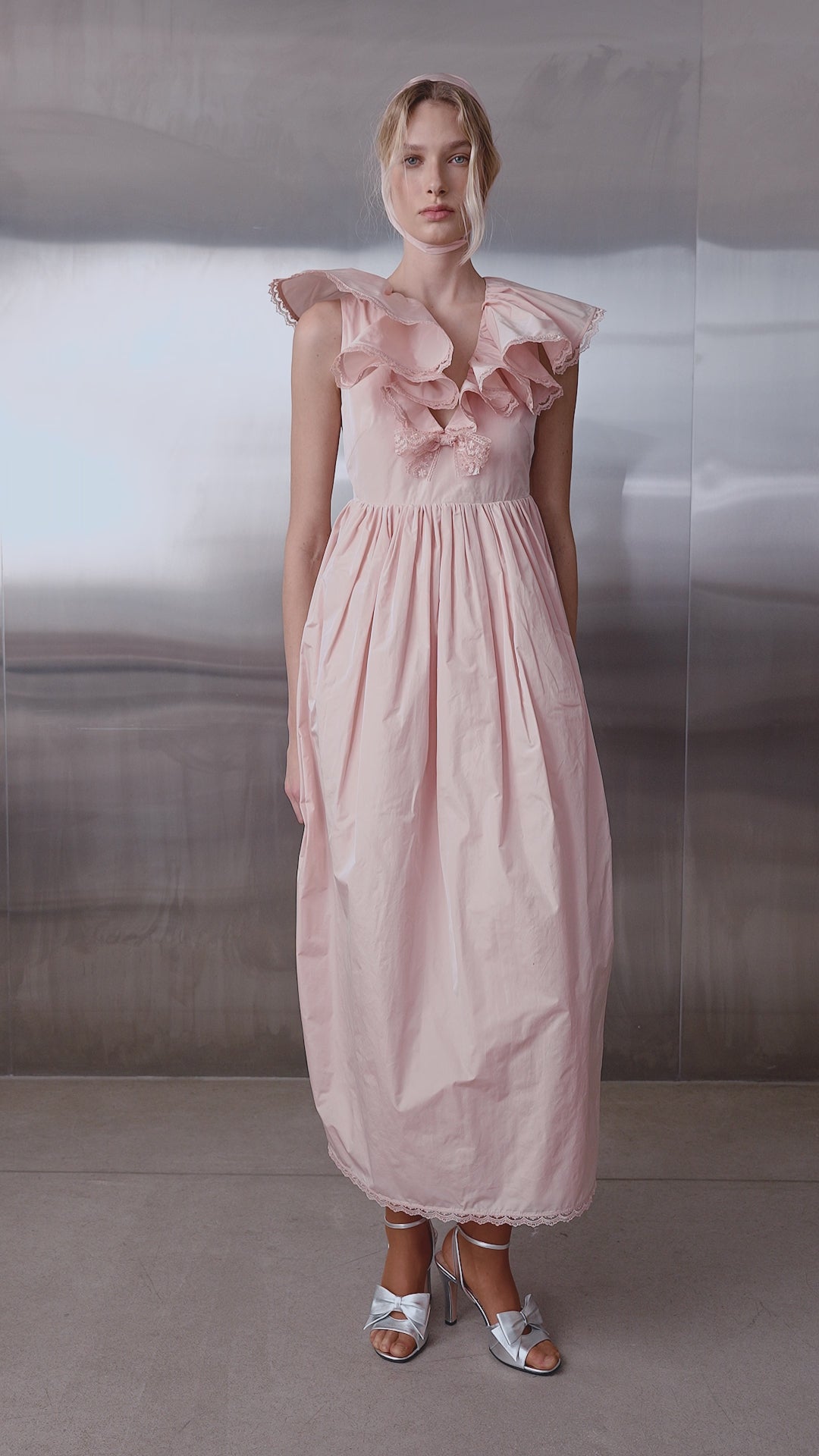 Taffeta dress with a ruffled neckline