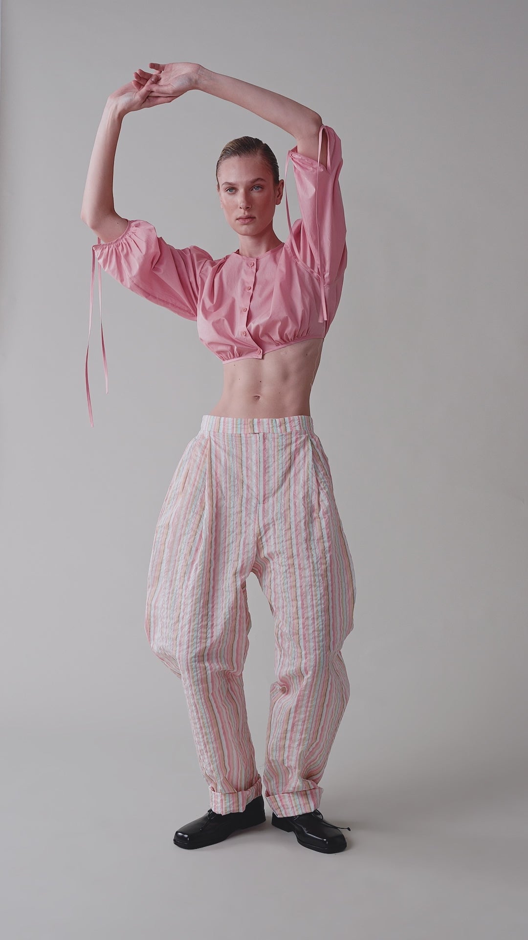 Long-sleeve crop top made of Liberty cotton